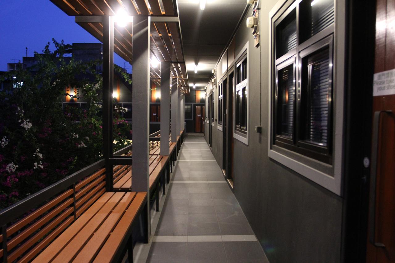 Chiangmai Moli Inn (Adults Only) Chiang Mai Exterior photo