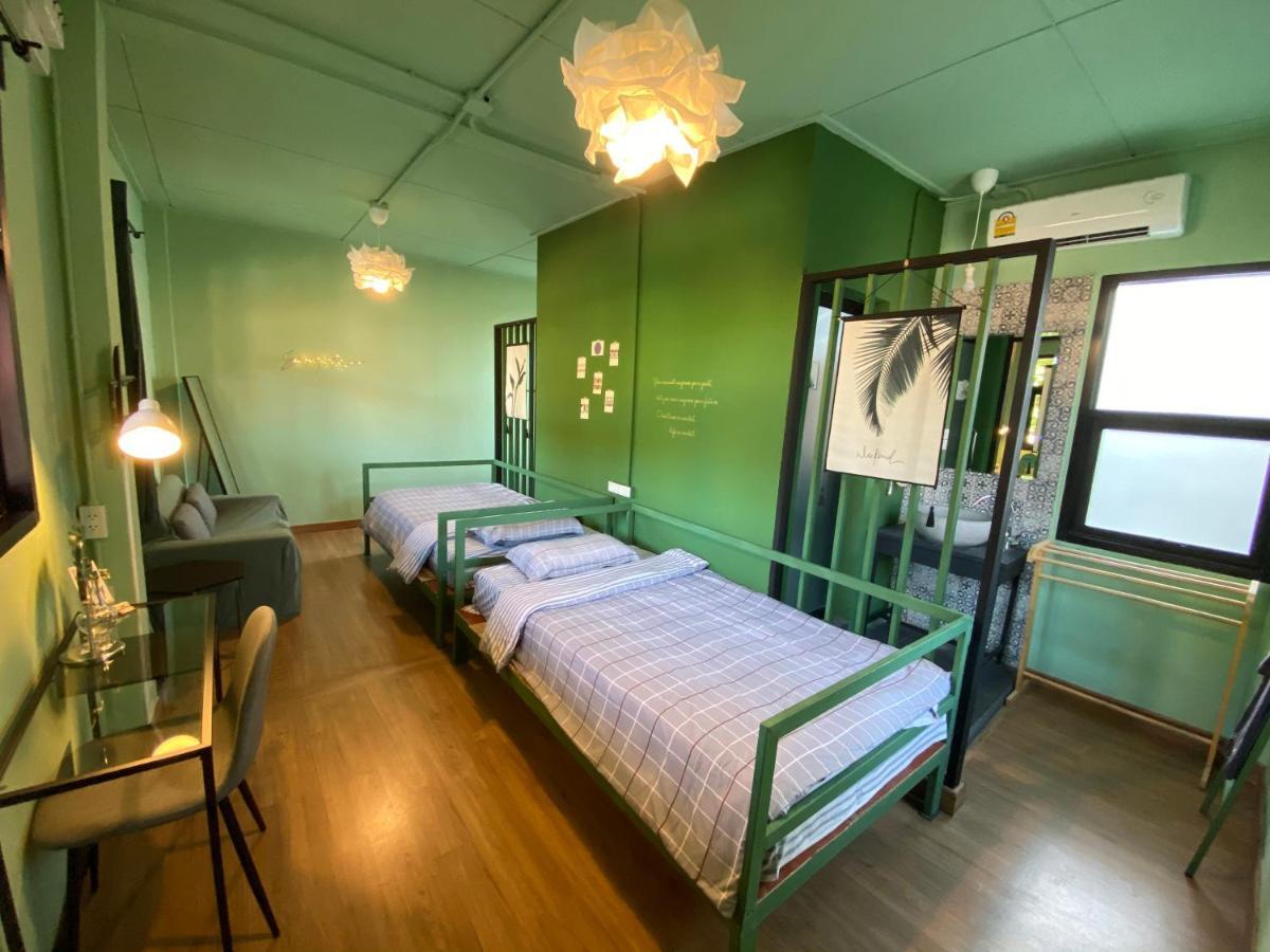 Chiangmai Moli Inn (Adults Only) Chiang Mai Exterior photo